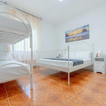 Baia - Summer Guest house